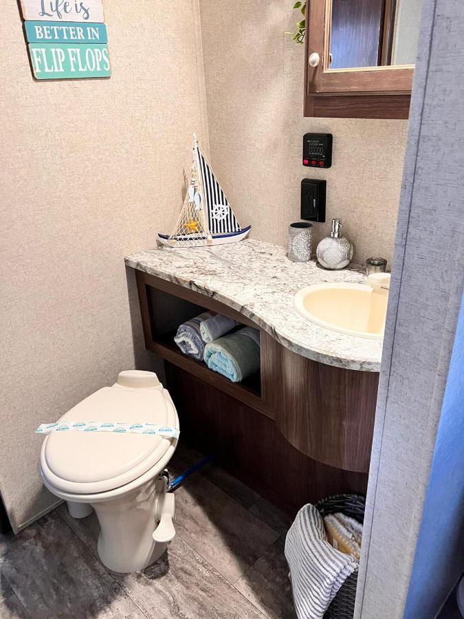 Rv Camper Paradise On The Wheels In Clearwater Beaches Largo Buitenkant foto