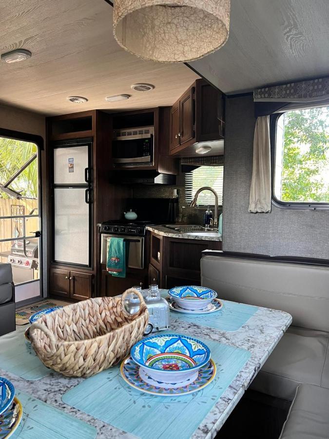 Rv Camper Paradise On The Wheels In Clearwater Beaches Largo Buitenkant foto