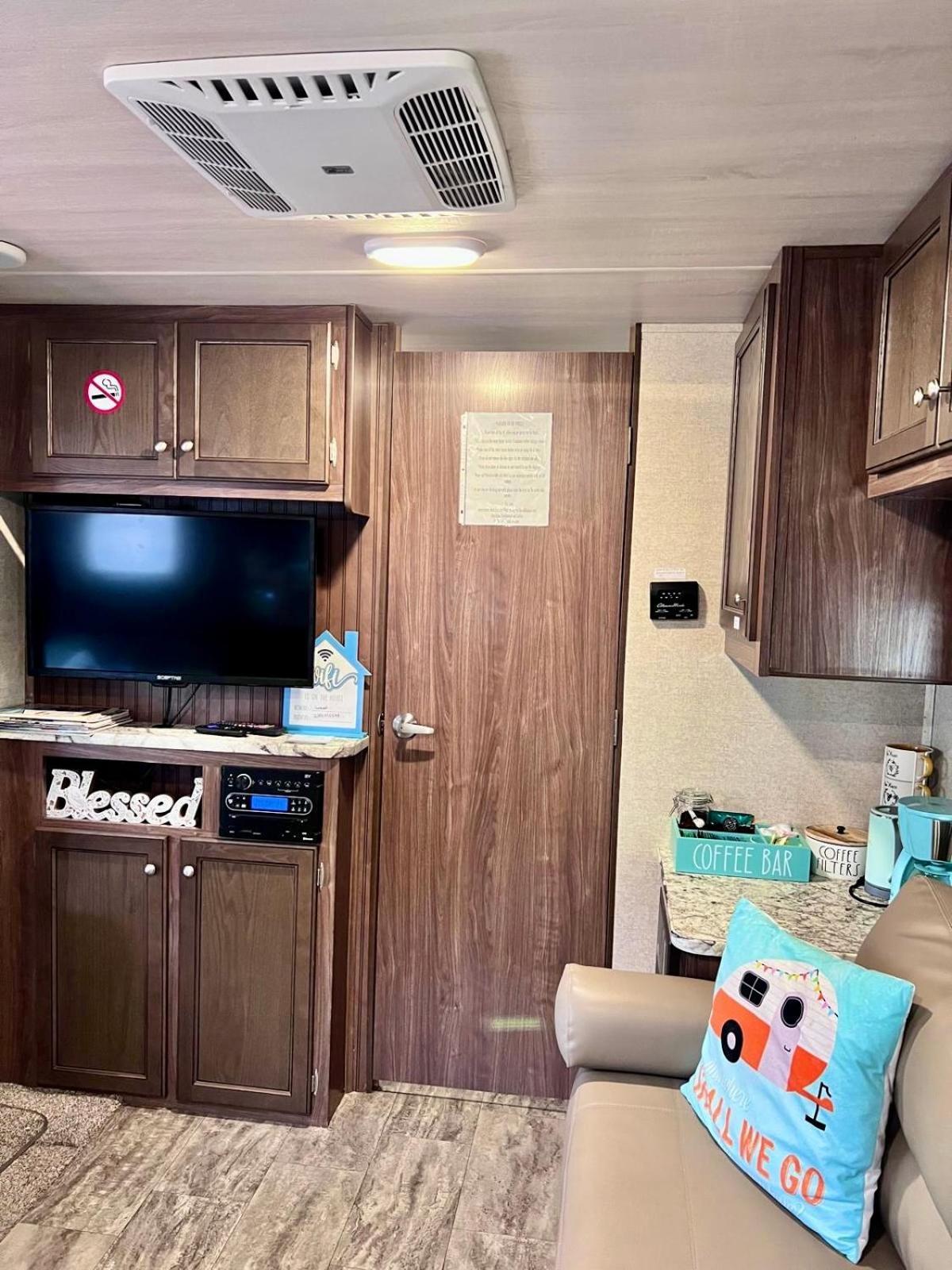 Rv Camper Paradise On The Wheels In Clearwater Beaches Largo Buitenkant foto